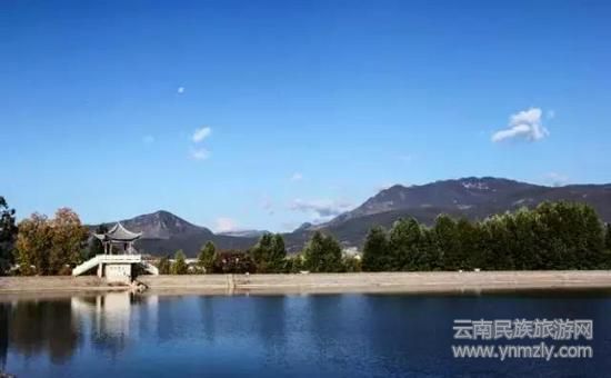 現(xiàn)在的水庫邊那片茂密的樹林，是好多新人拍婚紗的地方。